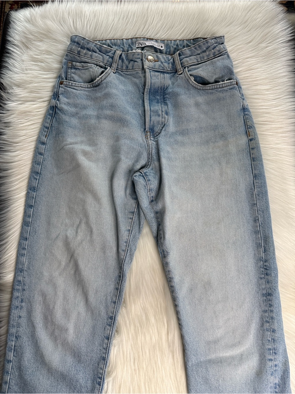 Zara Light Wash High Waisted Well Worn Mom Jeans - Picture 2 of 10